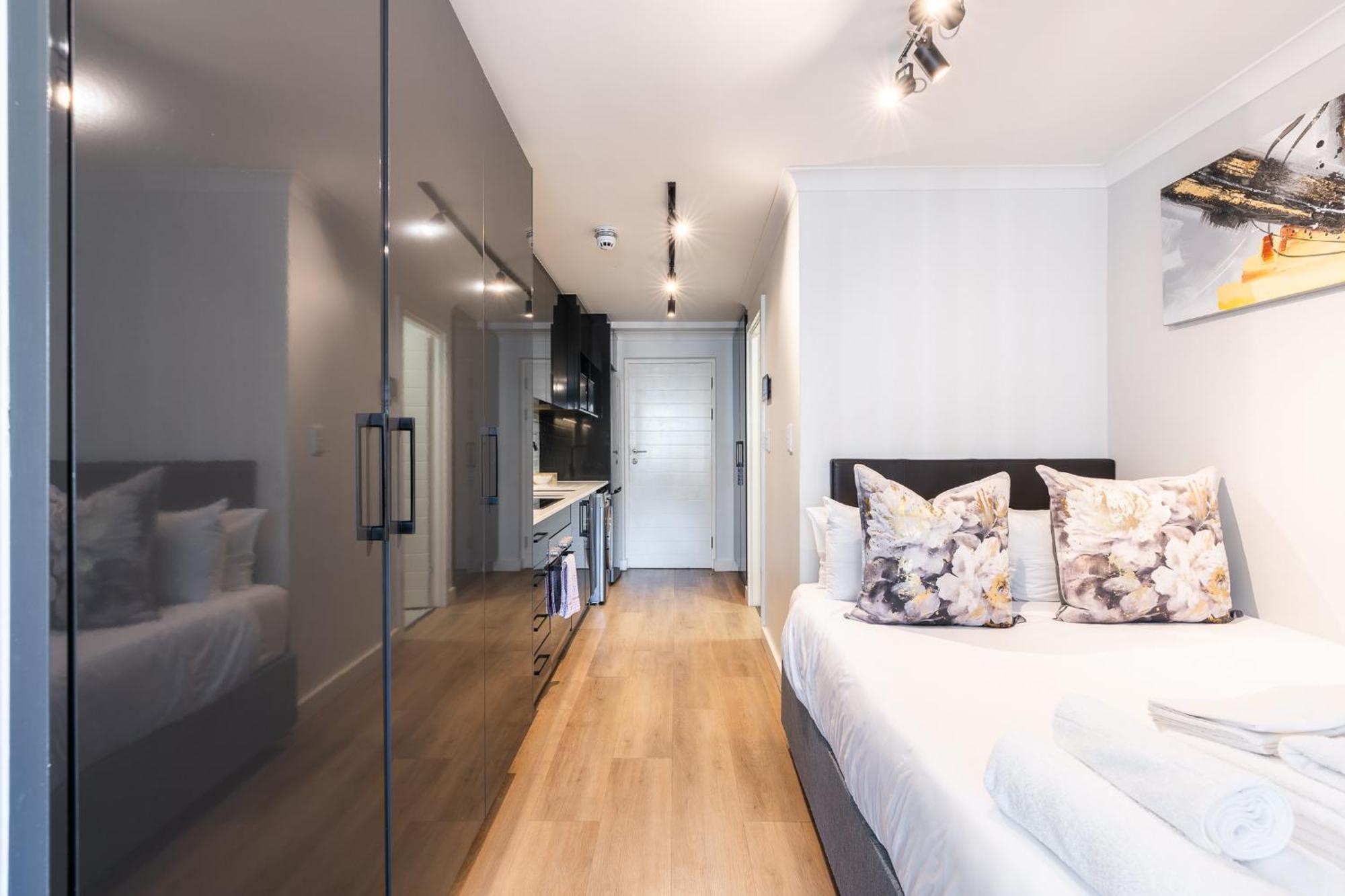 Newlands Peak Living Apartment *