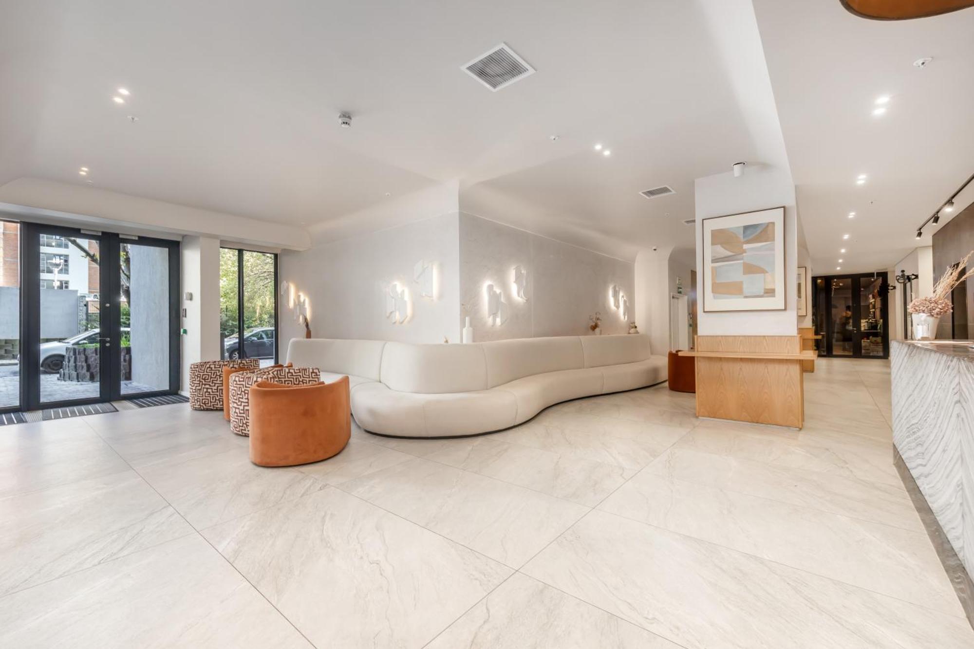 Newlands Peak Living Apartment *